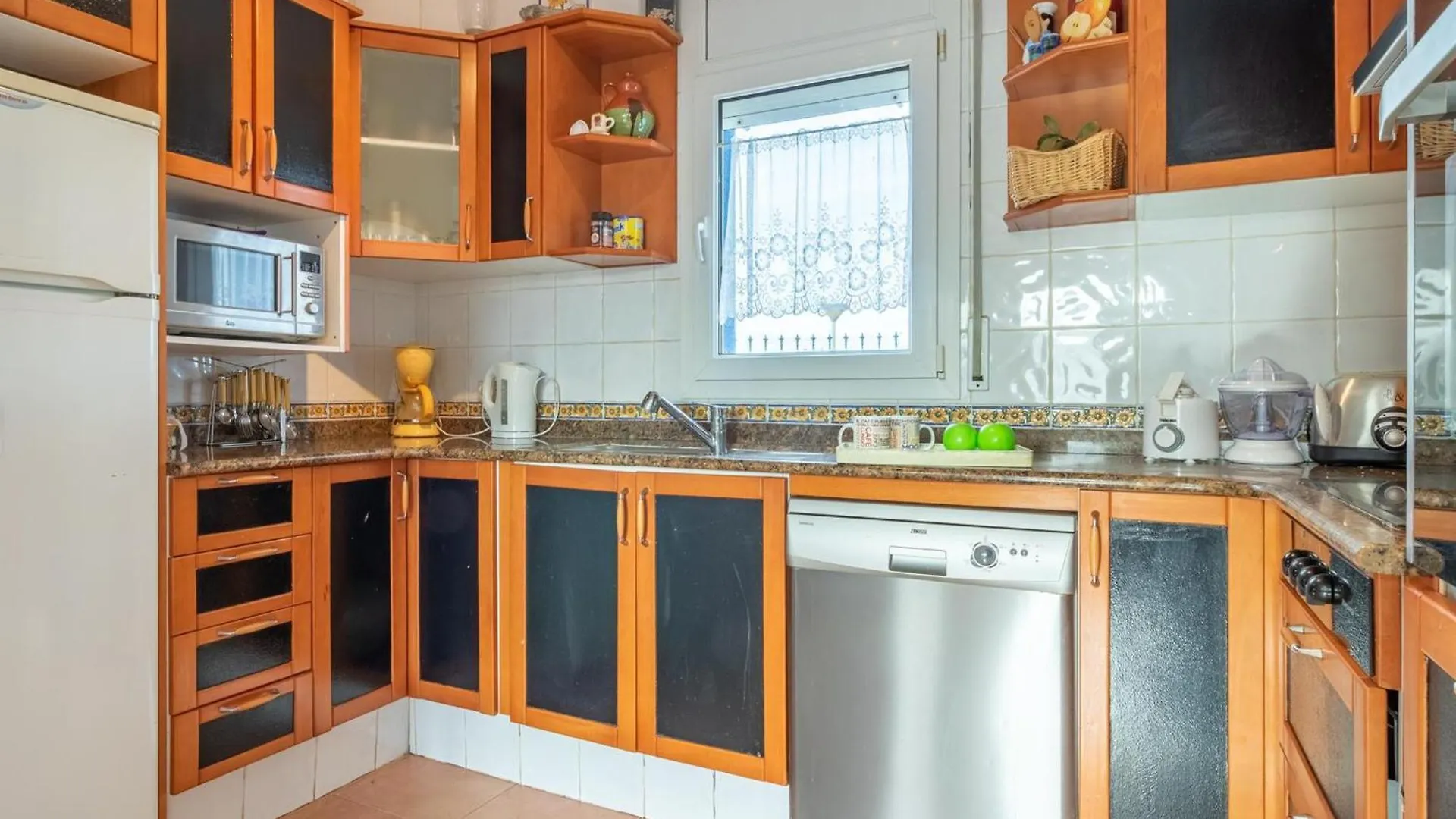 Casa De Vacaciones Con Piscina, Jardin, A.A, Barbacoa, Wifi Y Parking, Cerca De La Playa - Es-89-78 Sant Pere Pescador Tatil Evi